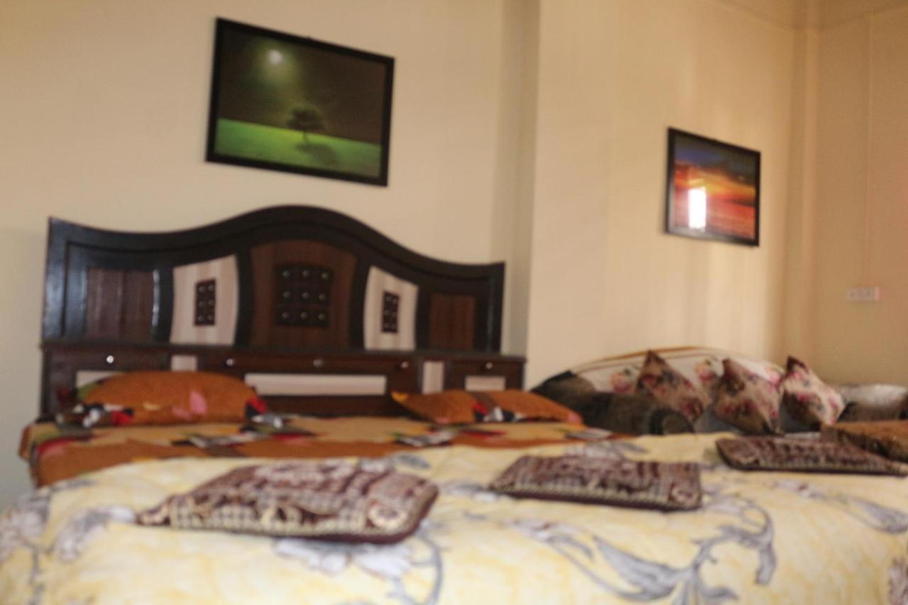 Mother Hostel Varanasi Eksteriør billede